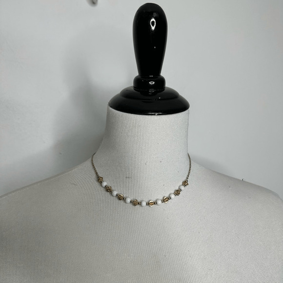 Vintage 70s 80s SARAH COVENTRY gold NECKLACE white stone dainty minimalist 16" - Picture 2 of 4